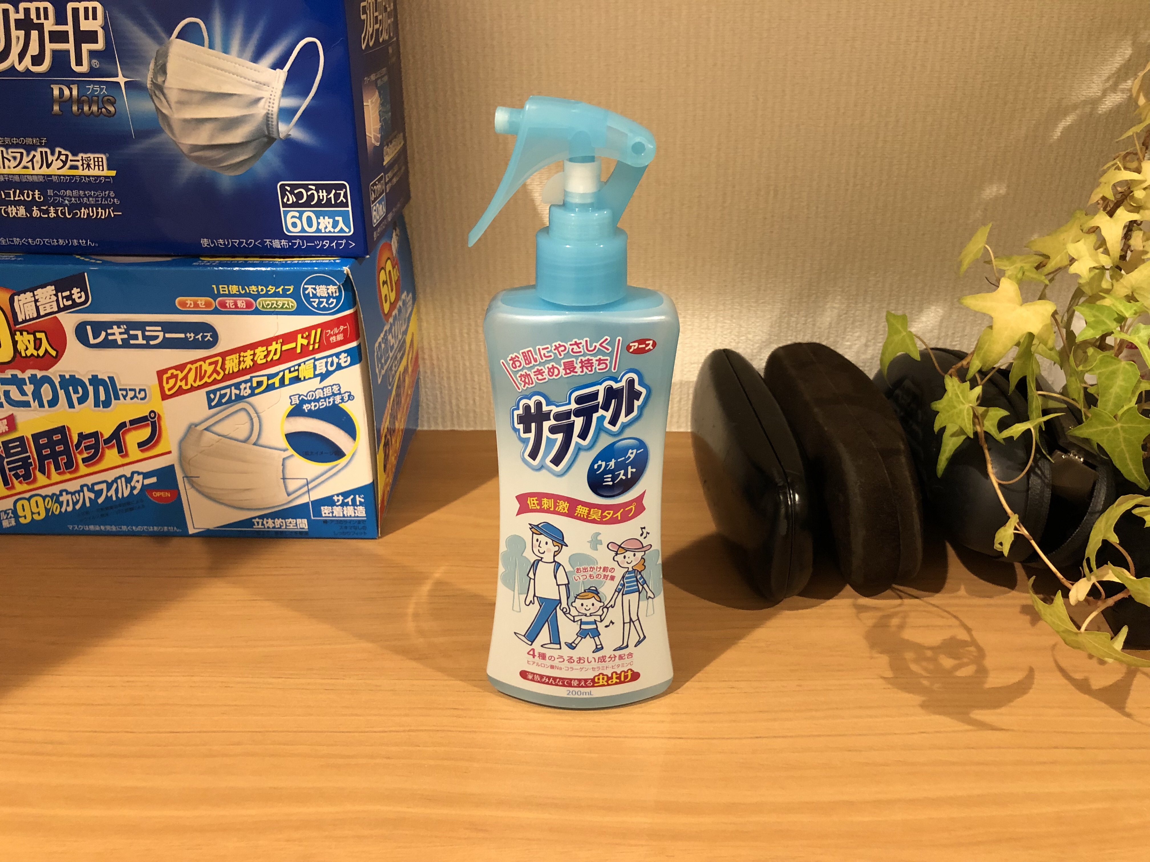 夜テニスには携帯必須。蚊除けにはサラテクトがベスト