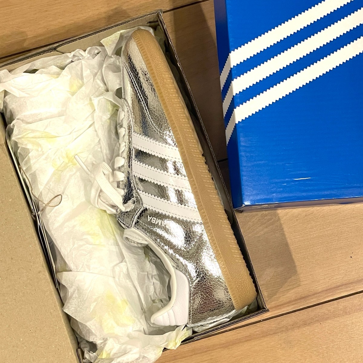 スニーカーのサイズ、メーカー別＆モデル別一覧
