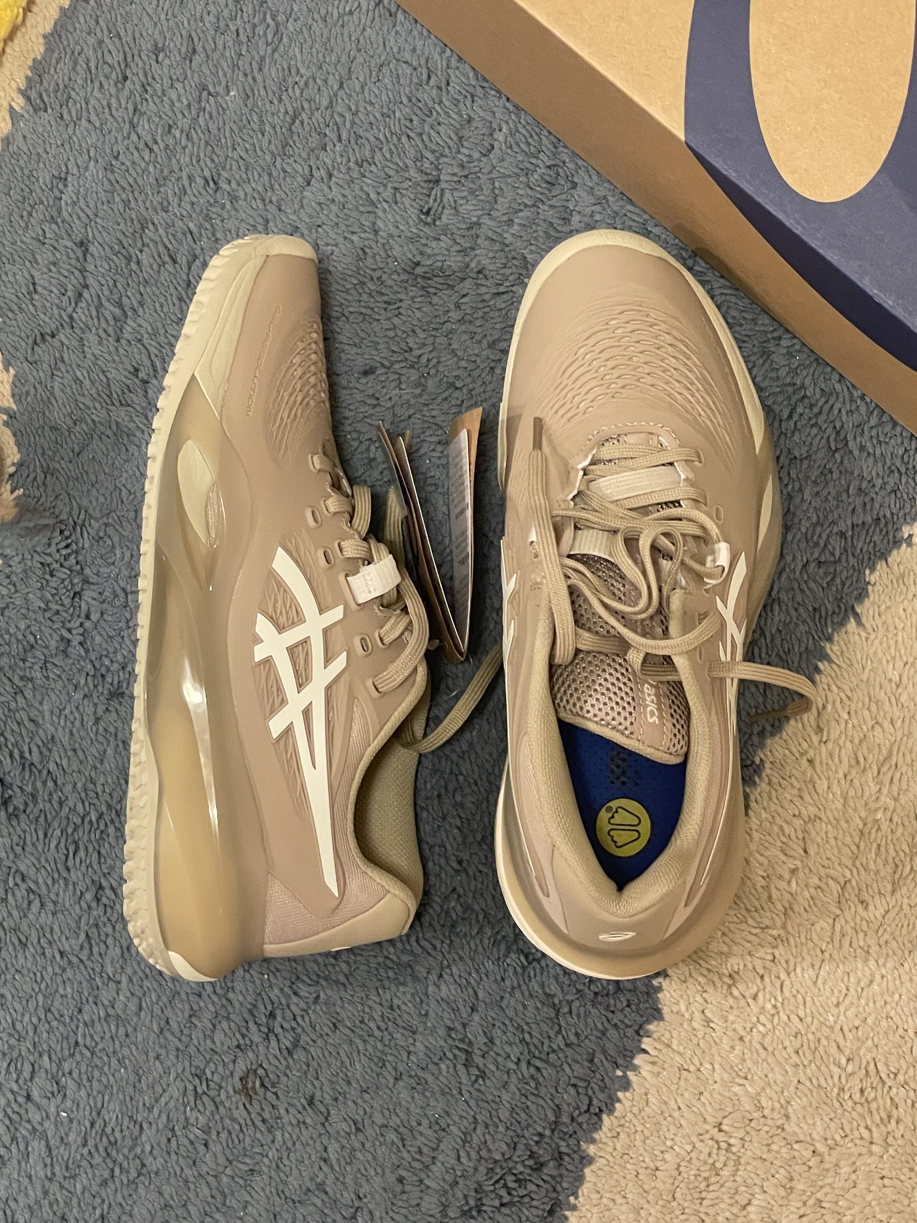 アシックスのゲルレゾリューション Xを買ったら足入れ感が変わってる